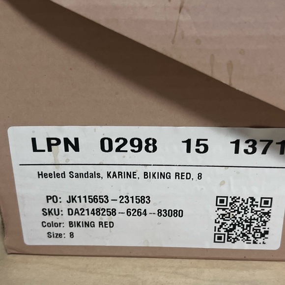 Heeled Suede Sandals - Picture 7 of 10